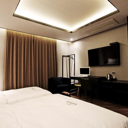 Hotel Londoner Gimhae Exterior photo